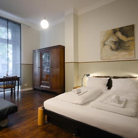 Altbauwohnung Mit 3 Baedern Berlin Exterior photo