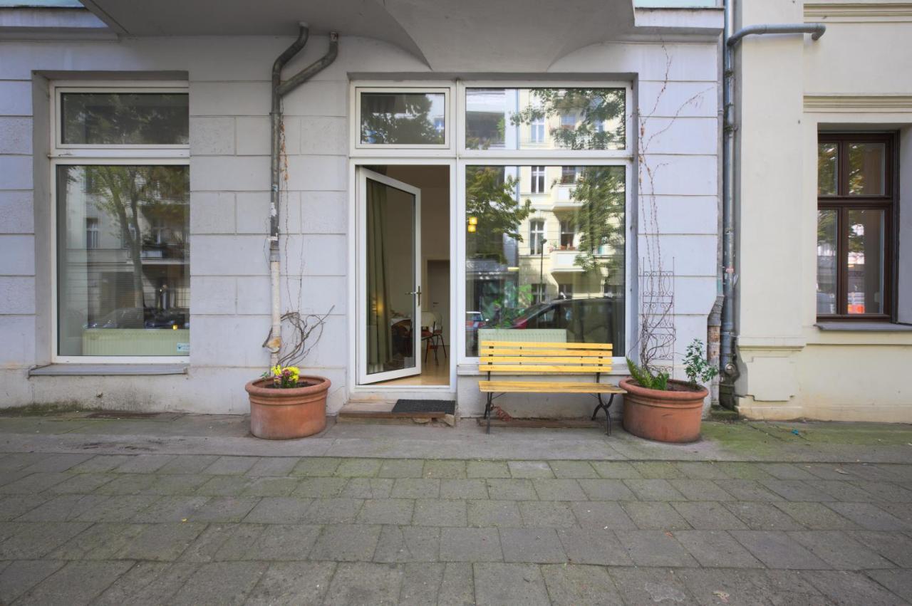 Altbauwohnung Mit 3 Baedern Berlin Exterior photo