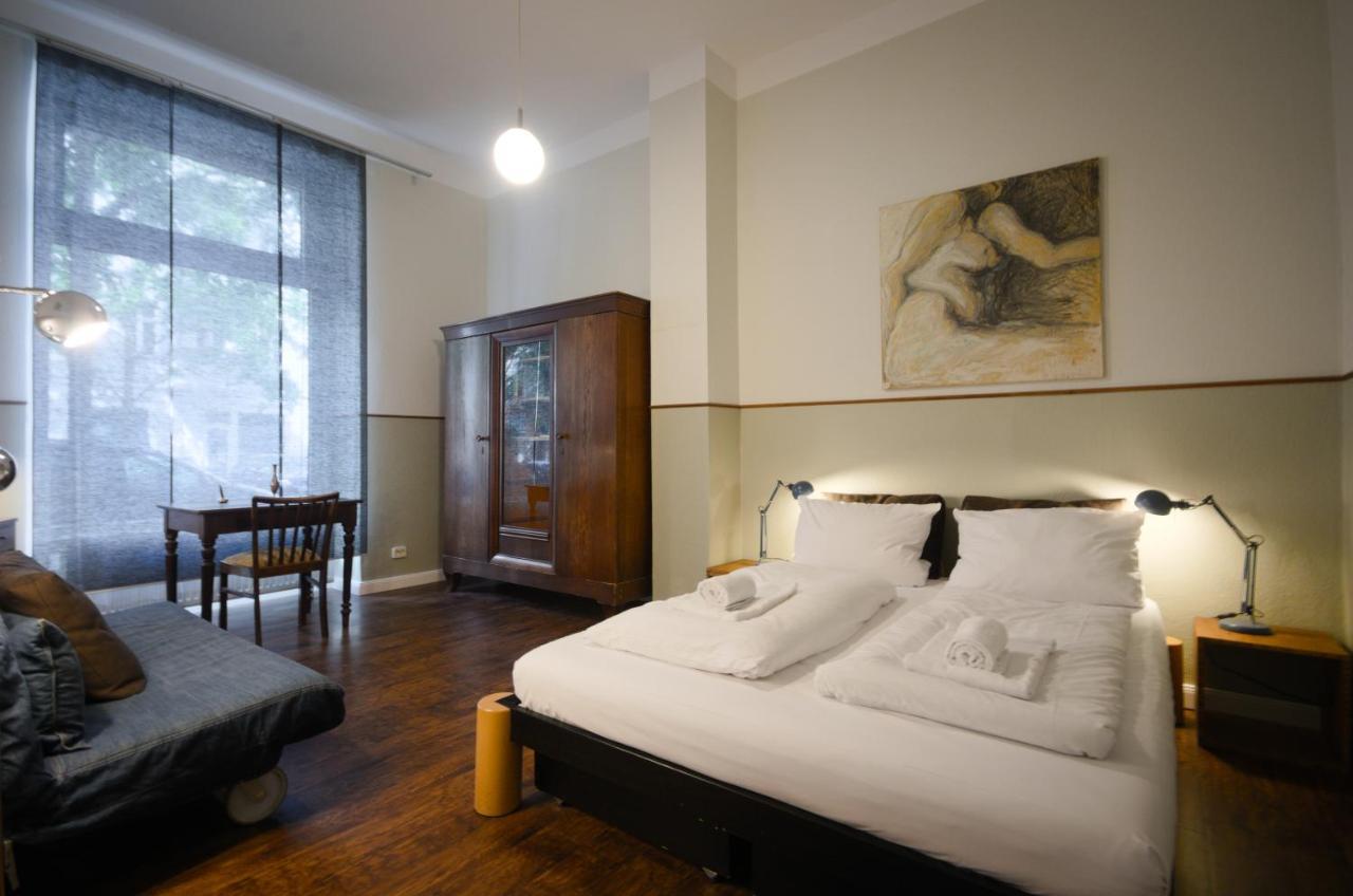 Altbauwohnung Mit 3 Baedern Berlin Exterior photo