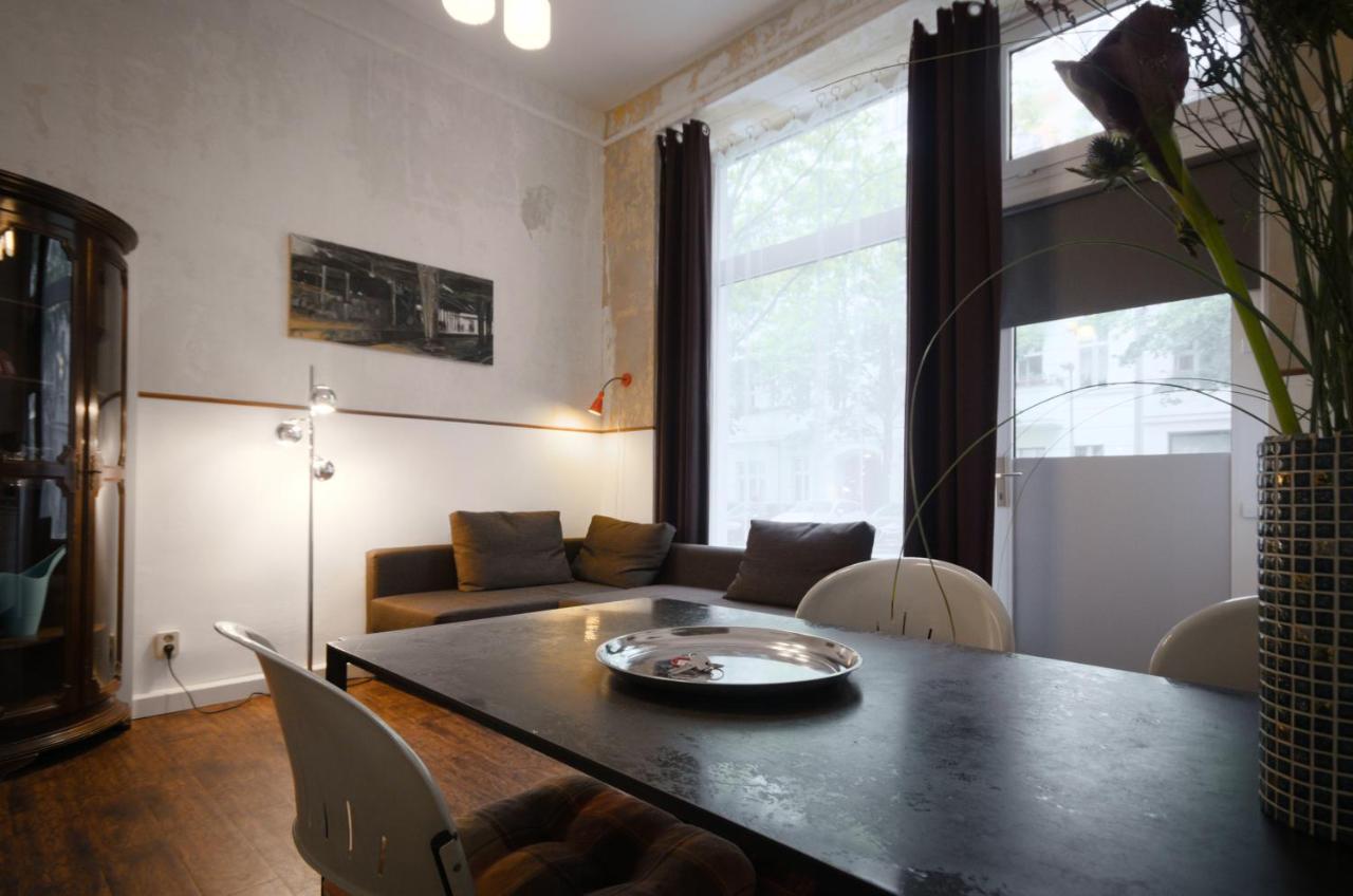 Altbauwohnung Mit 3 Baedern Berlin Exterior photo
