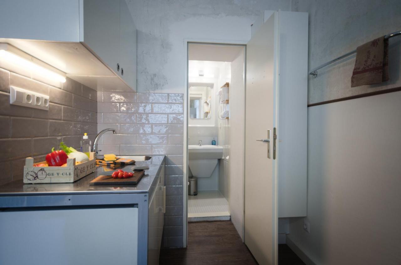 Altbauwohnung Mit 3 Baedern Berlin Exterior photo