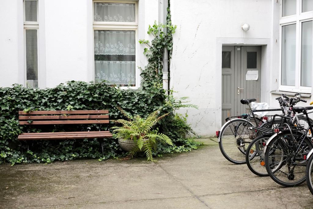 Altbauwohnung Mit 3 Baedern Berlin Exterior photo